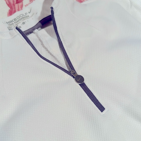 NIKE Women’s Golf Pullover. - Picture 4 of 8